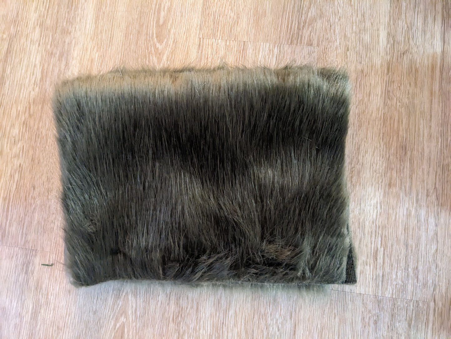 Fluffy Fox Moss Green 5cm Pile Fur